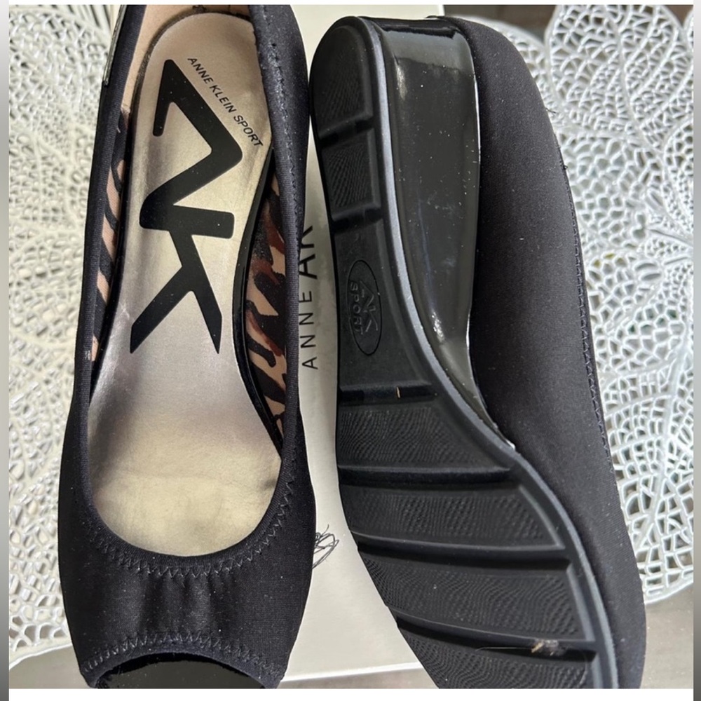Anne Klein sport Women's Black Flats